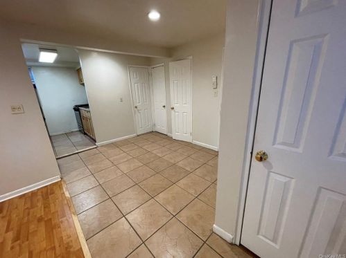 1176 Lydig Ave, Bronx NY  10461-1748 exterior