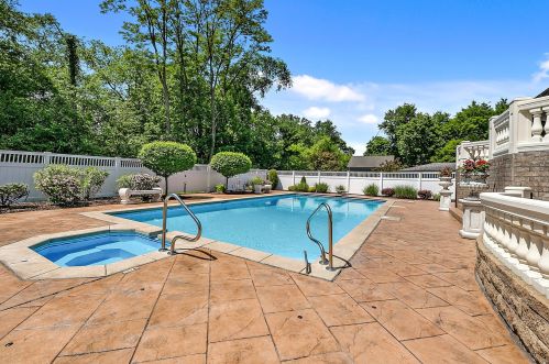 184 South St, Elmhurst IL  60126-4000 exterior