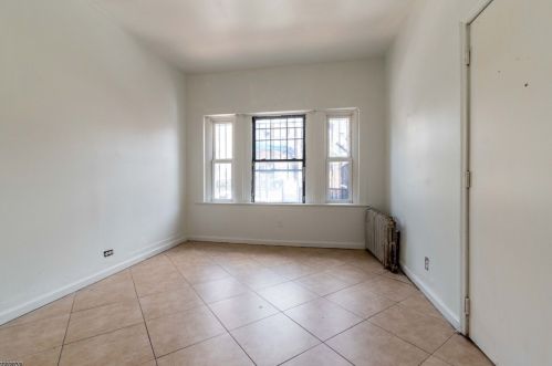 111 7th St, Newark NJ  07107-2968 exterior