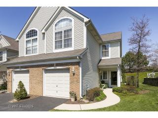 3090 Autumn Lake Dr, Aurora, IL 60504-5819