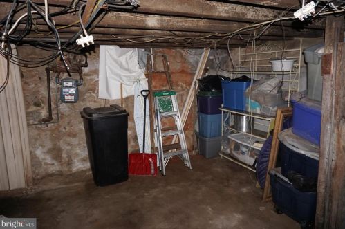 2237 Carpenter St, Philadelphia PA 19146-2418 exterior