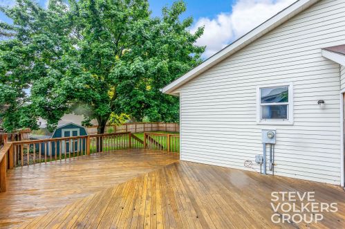 7385 Sunview Dr, Grand Rapids MI 49548-7381 exterior