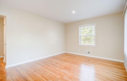 7800 Palmetto Ave, Milwaukee WI  53218-3750 exterior