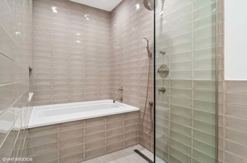 1734 Wolcott Ave, Chicago IL 60622-1385 exterior