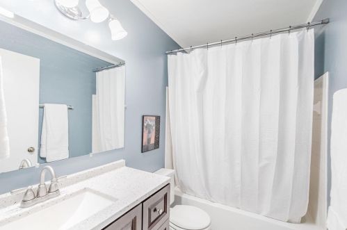 6858 Park Ridge Dr, Madison WI  53719-2220 exterior