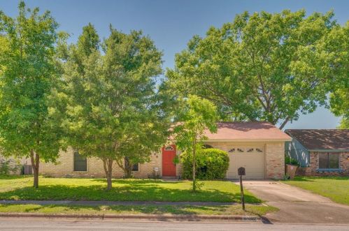 6508 Boleynwood Dr, Austin TX  78745-4834 exterior