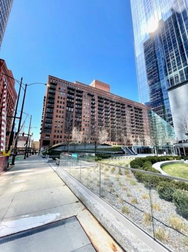165 Canal St, Chicago IL 60606-1408 exterior