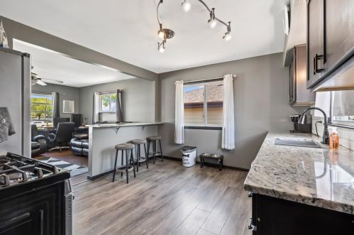 1547 Holmes Ave, Milwaukee WI  53221-3544 exterior