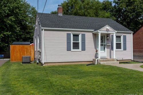 62 Essex St, Manchester, CT 06040-4041