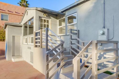 1078 Devonshire Dr, San Diego CA 92107-4038 exterior