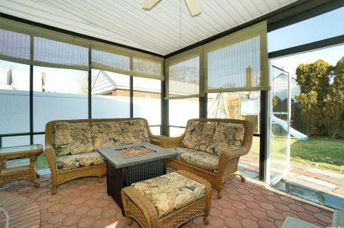 145 Chester St, Valley Stream NY 11580-4210 exterior