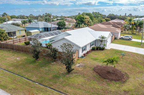 489 College Park Rd, Fort Pierce FL  34953-6224 exterior