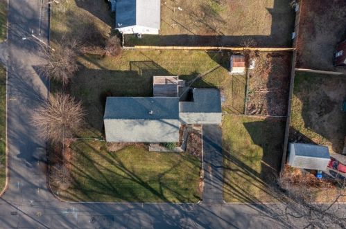 281 Hartwick St, Springfield MA 01108-3564 exterior