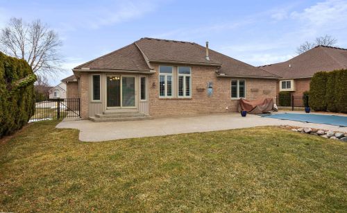 21462 Marina Cir, Macomb Township MI  48044-1323 exterior