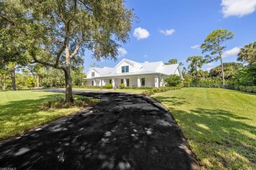 3897 7th Ave, Naples, FL 34117-4153