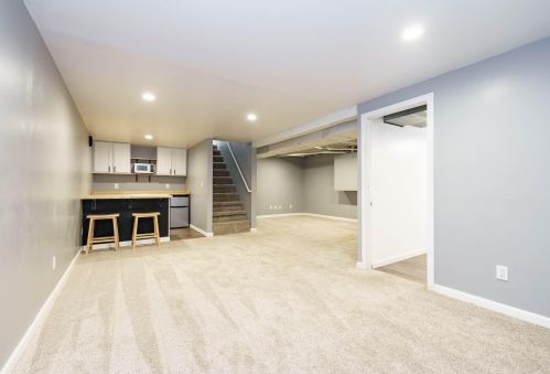 2206 Frst Dr, Kalamazoo MI 49002-6442 exterior