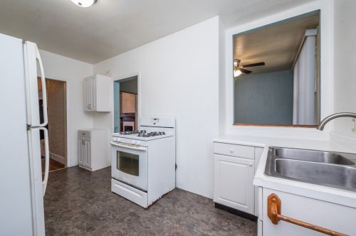 1626 Leolyn St, Pittsburgh PA  15210-3939 exterior