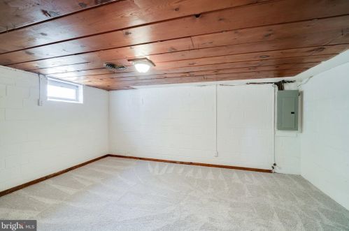 6928 Westhampton Dr, Alexandria VA 22307-1528 exterior