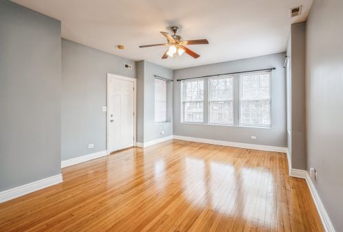 8226 Marquette Ave, Chicago, IL 60617-2049