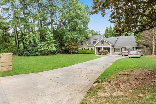 217 Hillside Dr, Atlanta, GA 30342-3623