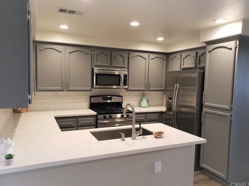 2467 Avenita Alpera, Tustin CA 92782-9004 exterior