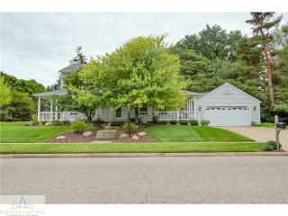 1755 Country View Dr, Okemos, MI 48864-3782