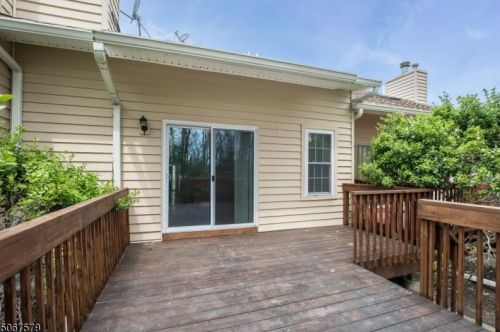 20 Pelican Pt, Fredon NJ 07860-2801 exterior