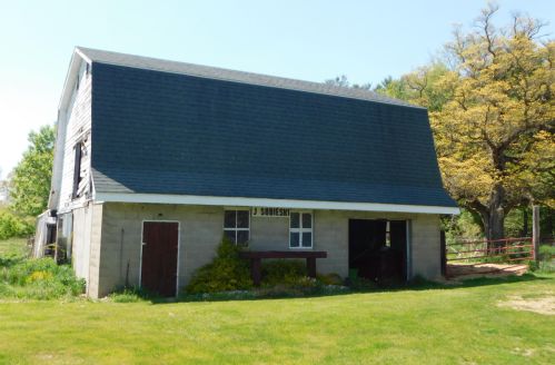 50002 M 51, Dowagiac MI 49047-9631 exterior