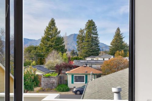 214 Amicita Ave, Mill Valley CA 94941-2101 exterior