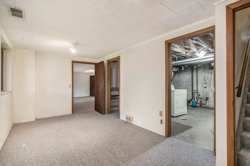 5235 Beech Ave, Kalamazoo MI 49006-1987 exterior