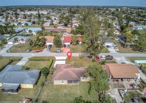 4424 31 Pl, Naples FL 34116-8040 exterior