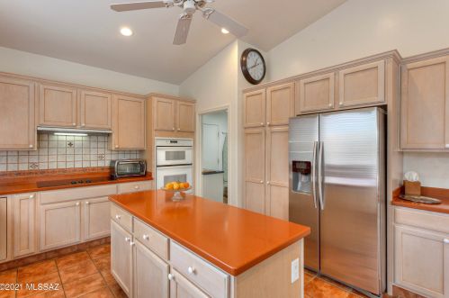 1374 Night Heron Dr, Green Valley AZ 85614-6014 exterior