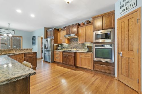 2309 Timberline Trl, Bull Valley IL 60098 exterior