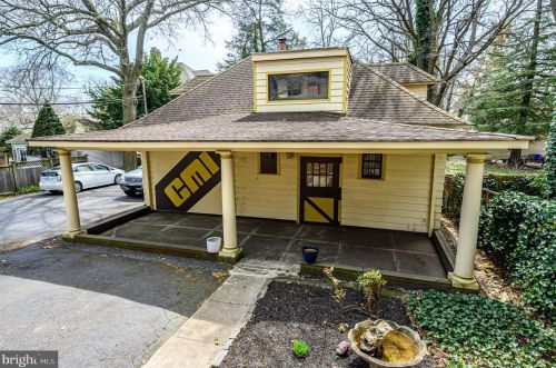 220 Maple Ave, Camden NJ 08106-2315 exterior