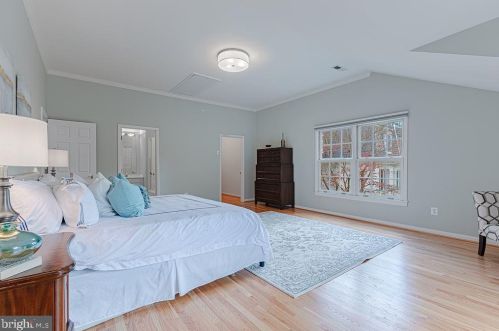 1515 Highwood Dr, Mc Lean VA  22101-5800 exterior