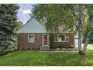 133 19th Ave, Hopkins, MN 55343-6977