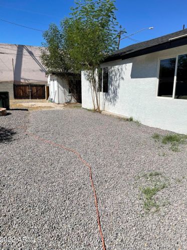 8816 1st St, Phoenix AZ  85020-2802 exterior