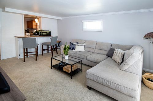 4758 Hollywood Ave, Milwaukee WI 53211-1037 exterior