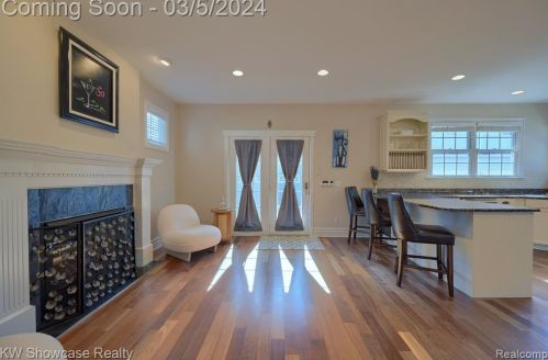 966 Smith Ave, Bham MI  48009-4709 exterior