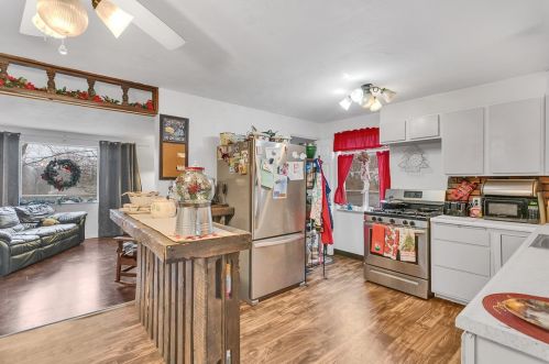 550 Dixie Dr, Pittsburgh PA 15235-4528 exterior