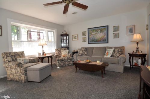 4 Hanover Dr, Cookstown NJ 08511-1005 exterior