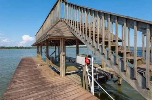 2 Kings Riv Ct, Humble TX 77346-1475 exterior