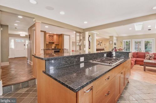 9 Bethayres Ct, Rockville MD 20855-2020 exterior