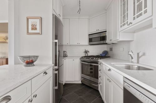 8 Whittier Pl, Boston MA exterior