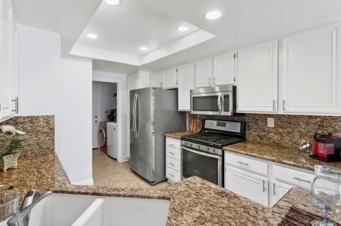 2232 Catalpa Dr, Tustin CA 92782-8357 exterior