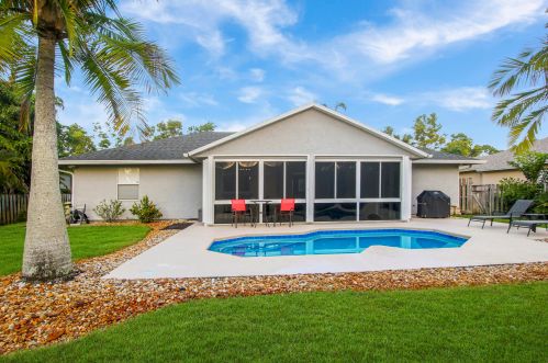 2779 Eagle Dr, Fort Pierce FL  34984-8919 exterior