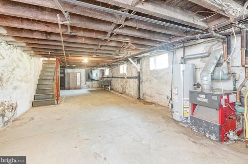 7017 Glenloch St, Philadelphia PA 19135-2223 exterior