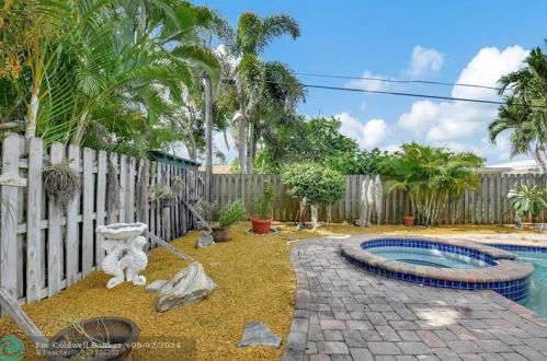 1364 4 St, Boca Raton FL 33486-4433 exterior