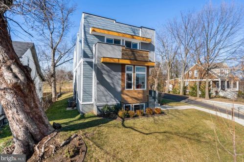 3722 30th Pl, Washington, DC 20018-3106