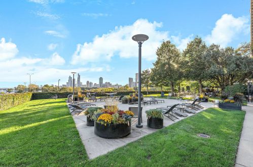 155 Harbor Dr, Chicago IL  60601-7315 exterior